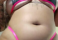 eu to batendo siririca pro meu amante e gravei pra ele ver, tipo