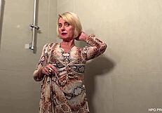 Blonde cougar, ready to go wild with me tonight?