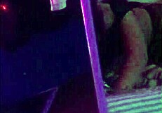 Alice Fire vadul szórakozik a vécés jelenetben