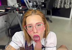 prestamista se folla a la hijastra de su peor clienta