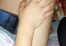 Njena pička kaplja ob gledanju porna, prosi za grobo jebanje!