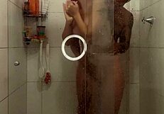 uh, selvageria romantica no banho with my latina wife, so wet n wild!