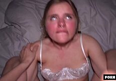 فتاة خاضعة 18+ تخنق وتنيك بقوة في لقاء سريع كلية مثير