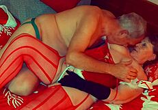 Nine Carmen'in dildo orgazmları sert sikişe dönüşüyor