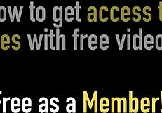 Charlee Chase vroča medtem ko prstka svojo mokro pičko globoko