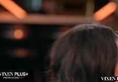 Vixenplus Eliza Ibarra SQUIRTS her pussy for Natalia Nix!