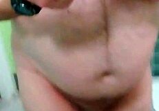 Вау, глянь на это голое дрочево с твердым членом в полном виде!