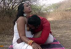 Hot and daring Indian porn couple has hot outdoor sex