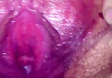 Sej, play with that pussy and squirt!