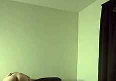 Jeg slikket babysitterens våte fitte til orgasme