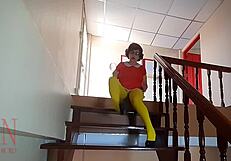 i'm velma looking for traces of a crime in scooby doo