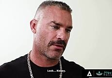 นวดนุรุ - นวดสาว Kelsey Kane แตกกับแฟนในเซสชั่นน้ำมันร้อน