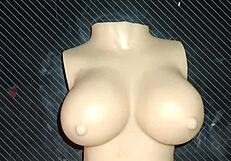 Долли умоляет о двойном проникновении и получает сперму на свои сексуальные сиськи в диком экшене