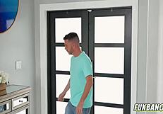 Anal surprise for the traveller – deepthroat and fucking included?