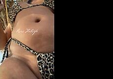 Married wife shows off juicy ass at beach