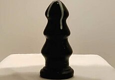 latexi69 playing with butt plug in latex?