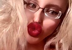 Long nails goddess in leggings and glasses responds to haters again