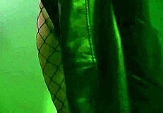 i'm watchin this fit girl in black stockings gettin it rough in the gym