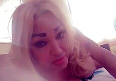 Carolina shares bed with Lokita