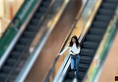 A guy made a bold move in a shopping mall by wetting his jeans