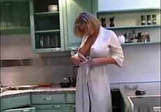 Blonde norsk MILF enjoys a date with a guy