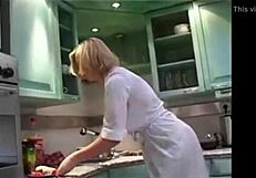 Blonde norsk MILF enjoys a date with a guy