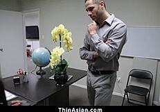 Aku Gak Percaya Dia Hantam Kontol Besarnya ke Memek Asia Ketatku!