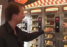 Zu mir oder zu dir beim einakufen gefickt