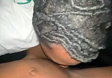 我们在户外深喉时被他孩子的妈抓到