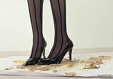 ever seen a japanese woman crush hamburger in stockings?