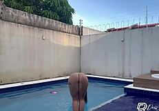 No one to fuck, so I grabbed my sex machine and shoved the whole cock into her tight pussy! 😈