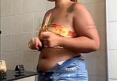 Live Flashing Big Pussy