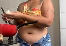 Live Flashing Big Pussy