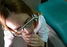 Doktorův vášnivý facial cumshot