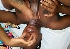 Deklica izvaja deepthroat z velikim kurcem - Jhodez1