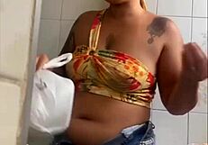 Live Flashing Big Pussy