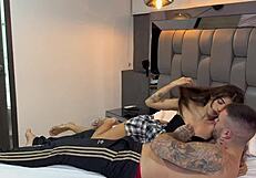 Quise Que Mis Amigos Se Follaran a Mi Novia y La Hicimos un Doble Vaginal Por Primera Vez