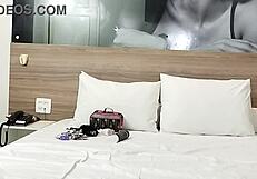 want to see fuck in motel cam 2?