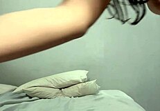 novinha de 18 anos libera o cuzinho pro marido pela primeira vez