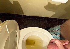 HORNY GUY MASTURBATES HIS BIG MONSTER COCK INTENSELY