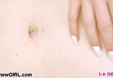 Pravi: Sem bleščeča blond lepotica gola izbliza