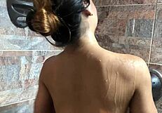 Boyfriend Licks Vagina After Shower Before Bed