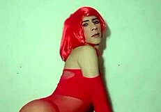 Una chica de rojo puede conquistar tu corazon