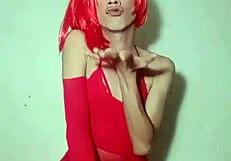 Una chica de rojo puede conquistar tu corazon