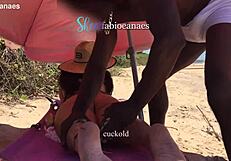 Ebano Faz Massagem Na Casada Em Plena Praia