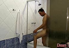 Sheylla Wandergirlt desires two partners.