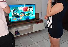 dona de casa seduz técnico enquanto marido tá fora, que safadeza!