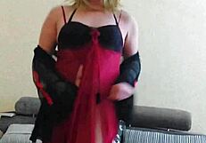 Arab Shemale Dance With Intriguing Moves