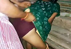 Desi Stiefschwester reitet mich hart, während Eltern weg sind!