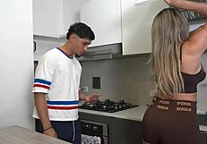 Madrastra toma pastilla equivocada y termina con potenciador sexual